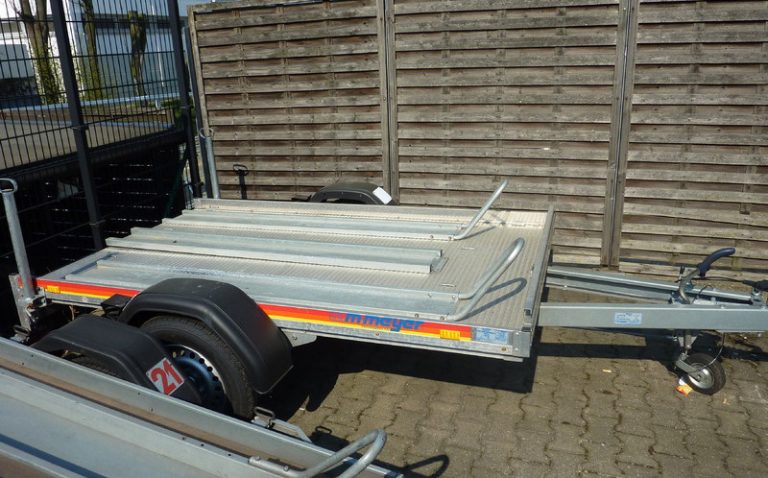 Motorradanhänger für 2 Maschinen (100 kmH)